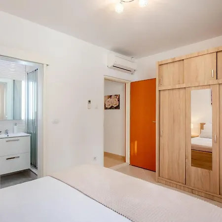2 With Hot Tub Apartman *