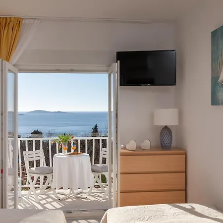 Apartman 2 With Hot Tub *