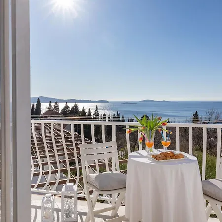 2 With Hot Tub Apartman Mlini