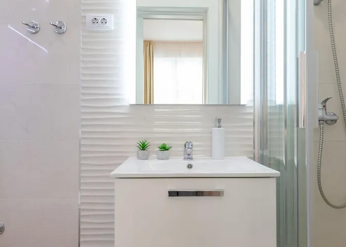 2 With Hot Tub Mlini