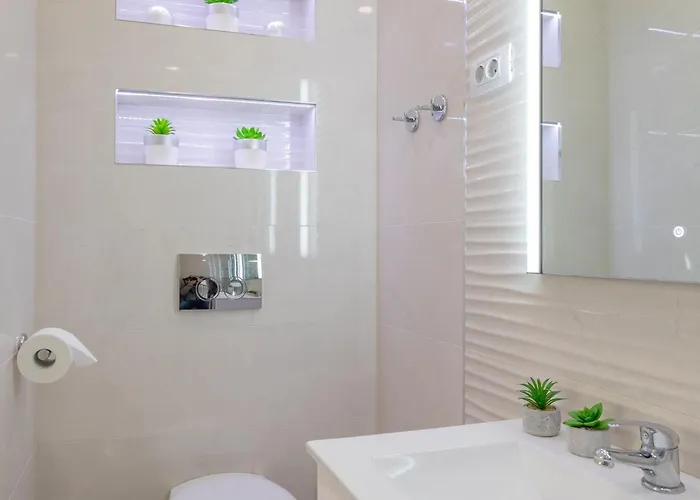 2 With Hot Tub Apartment *