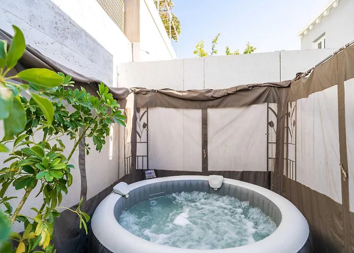 Apartment 2 With Hot Tub *